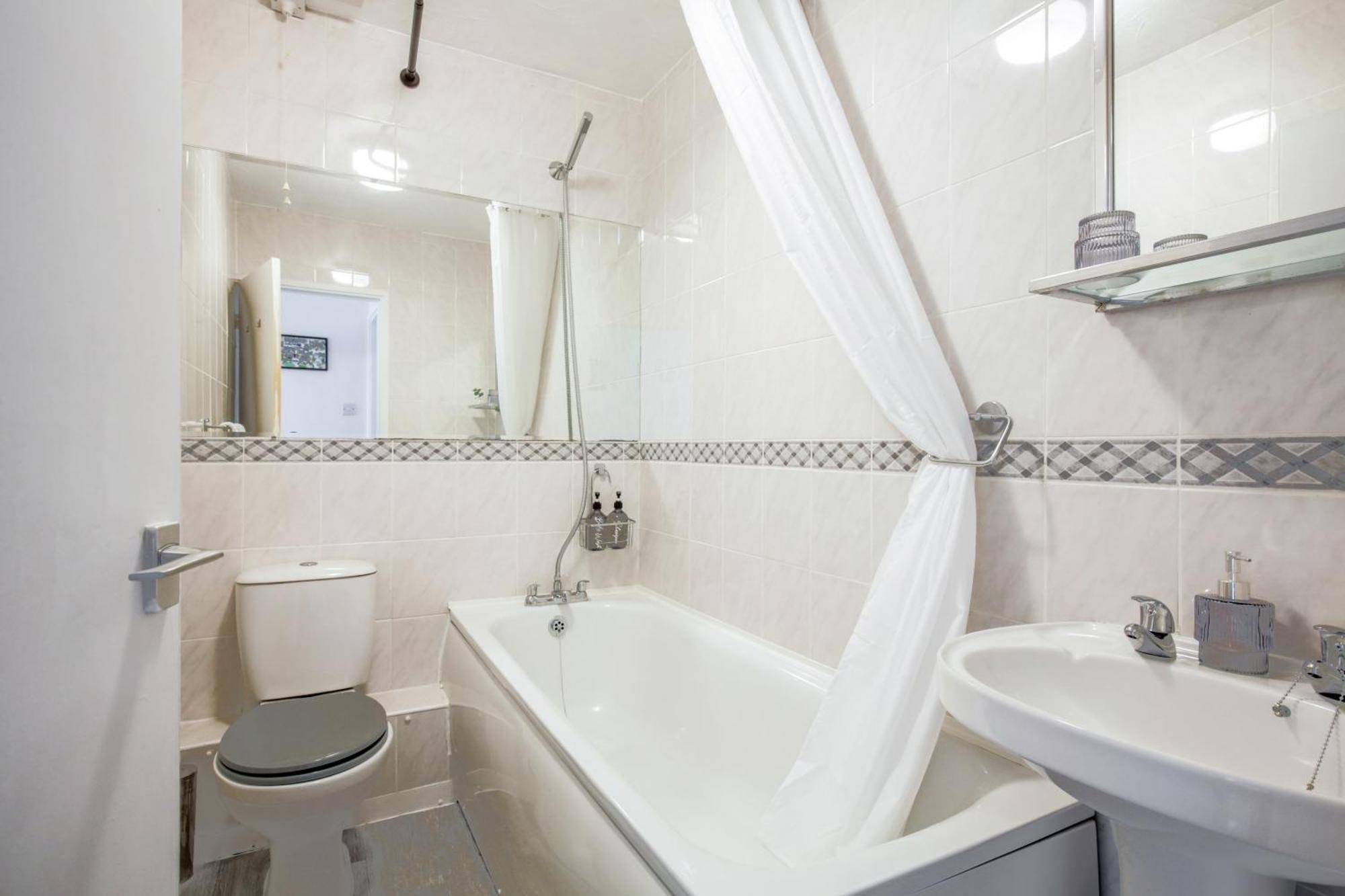 Chester Stays - Best Value Apartment With Free Parking In The Heart Of Chester Exterior photo